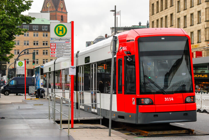 Bahn, Bremen, HVV, Hamburg, Jungfernstieg, Nahverkehr, Sommer, Stadtbahn, Straßenbahn, Tram, Tramway, Umweltverbund, Zug, ÖPNV, Öffentlicher Nahverkehr