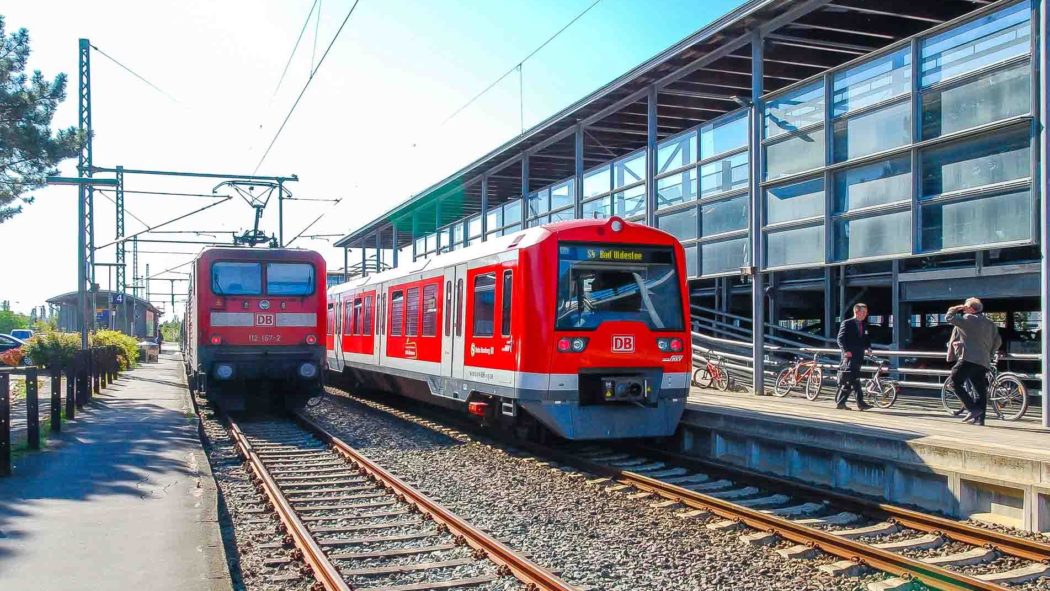 S4-Sonderzug in Bad Oldesloe in Schleswig-Holstein