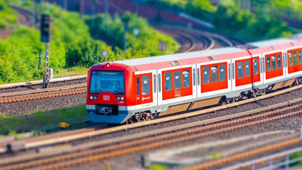 S-Bahn in Altona Nord in Hamburg