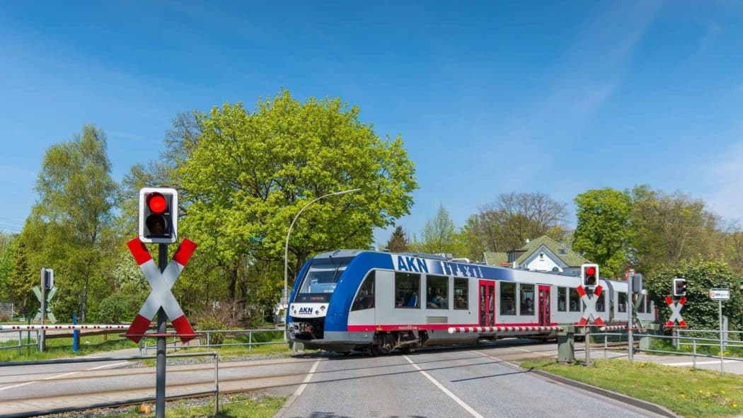 AKN setzt neue Züge offiziell im Fahrgastverkehr ein