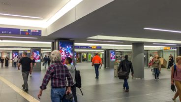 Neue Zwischenebene im Bahnhof Altona