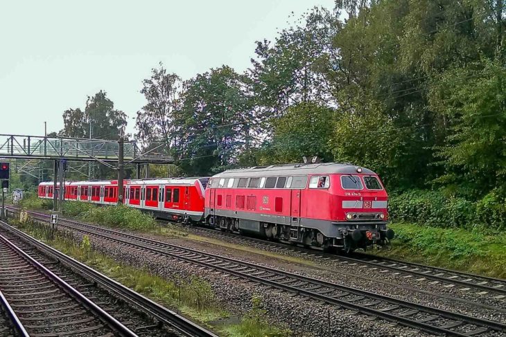 Überraschung Die erste neue SBahn erreicht Hamburg