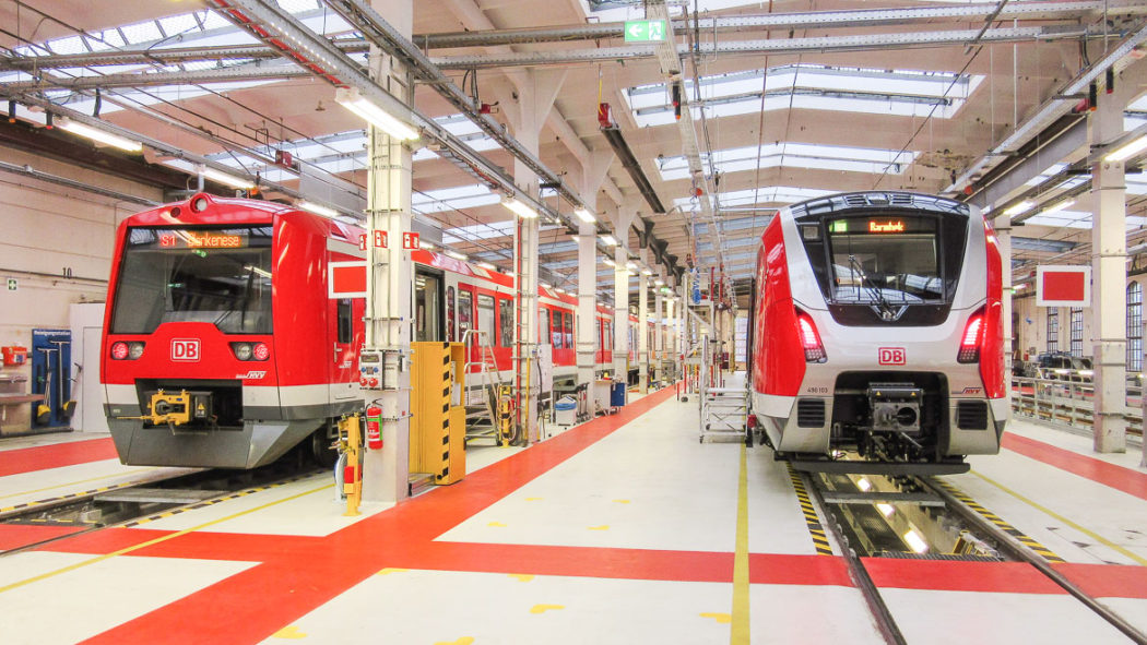 Die künftigen Gesichter der S-Bahn: links ein modernisier Zug der Baureihe 474, rechts ein Exemplar der neuen Baureihe 490.