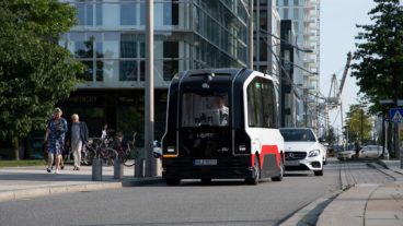 Neues Alltagsbild in der HafenCIty: Ein selbstfahrender Bus der Hochbahn