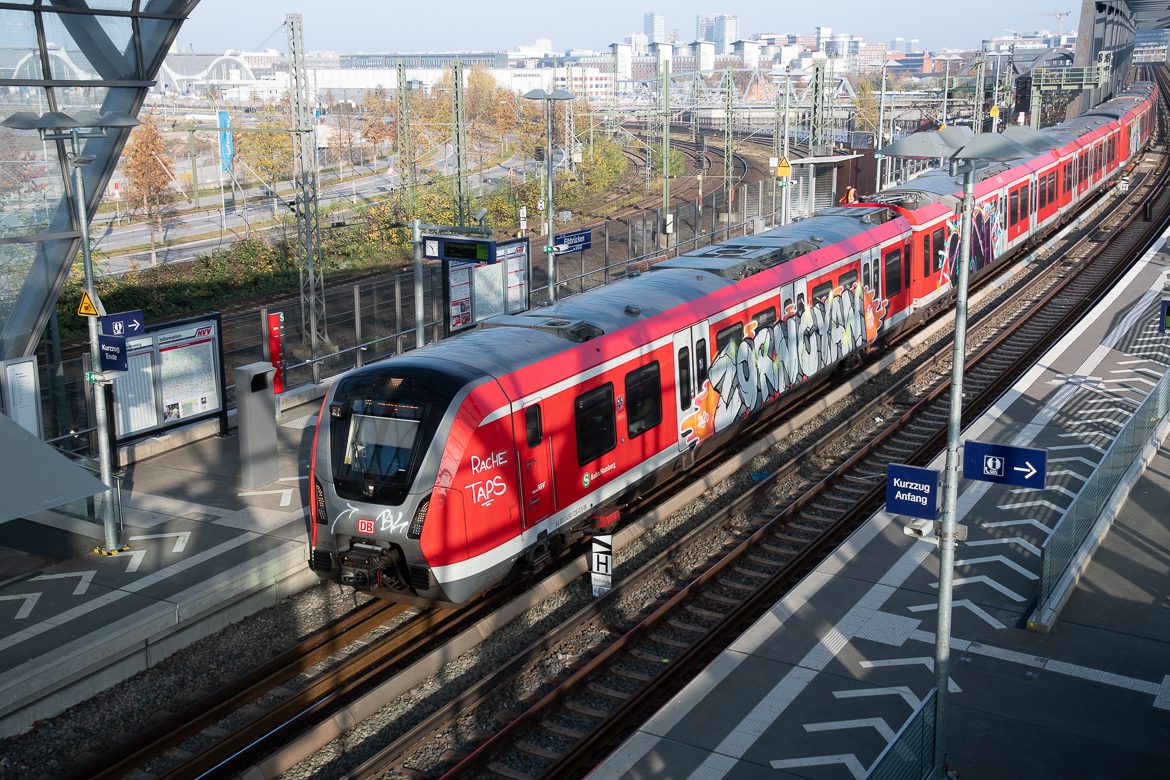 So reagieren Bahn und Verkehrsbehörde auf Verspätungs