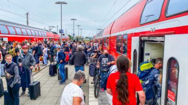 Das 9-Euro-Ticket sorgte in ganz Deutschland für große Fahrgastzuwächse im ÖPNV - und immer wieder auch für volle Züge.