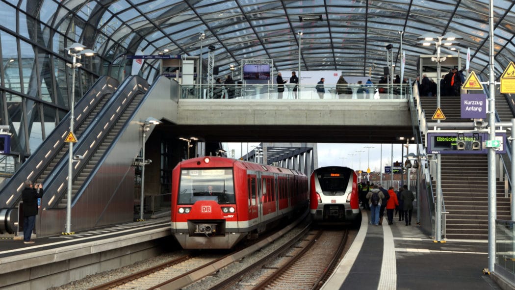 Am Samstag wurde der neue S-Bahnhof Elbbrücken mit einem Sonderzug eröffnet