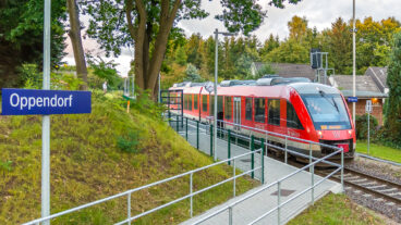 Auf der Regionalbahnlinie RB76 zwischen Kiel und Oppendorf fährt nur äußerst selten ein Zug (Archivbild)