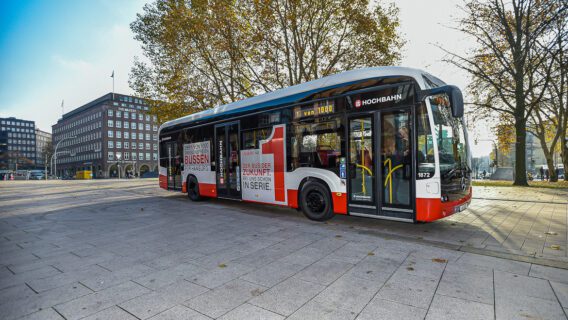 Ein Batteriebus der Hochbahn in Hamburg.